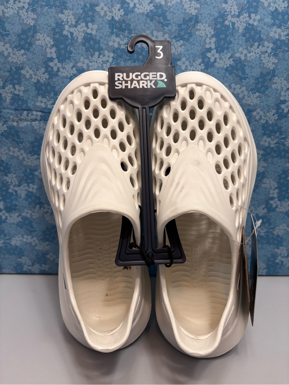 Rugged Shark Kids White Water Shoes - Size 3